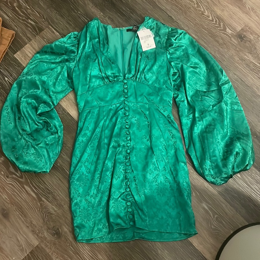 Puff sleeve dress